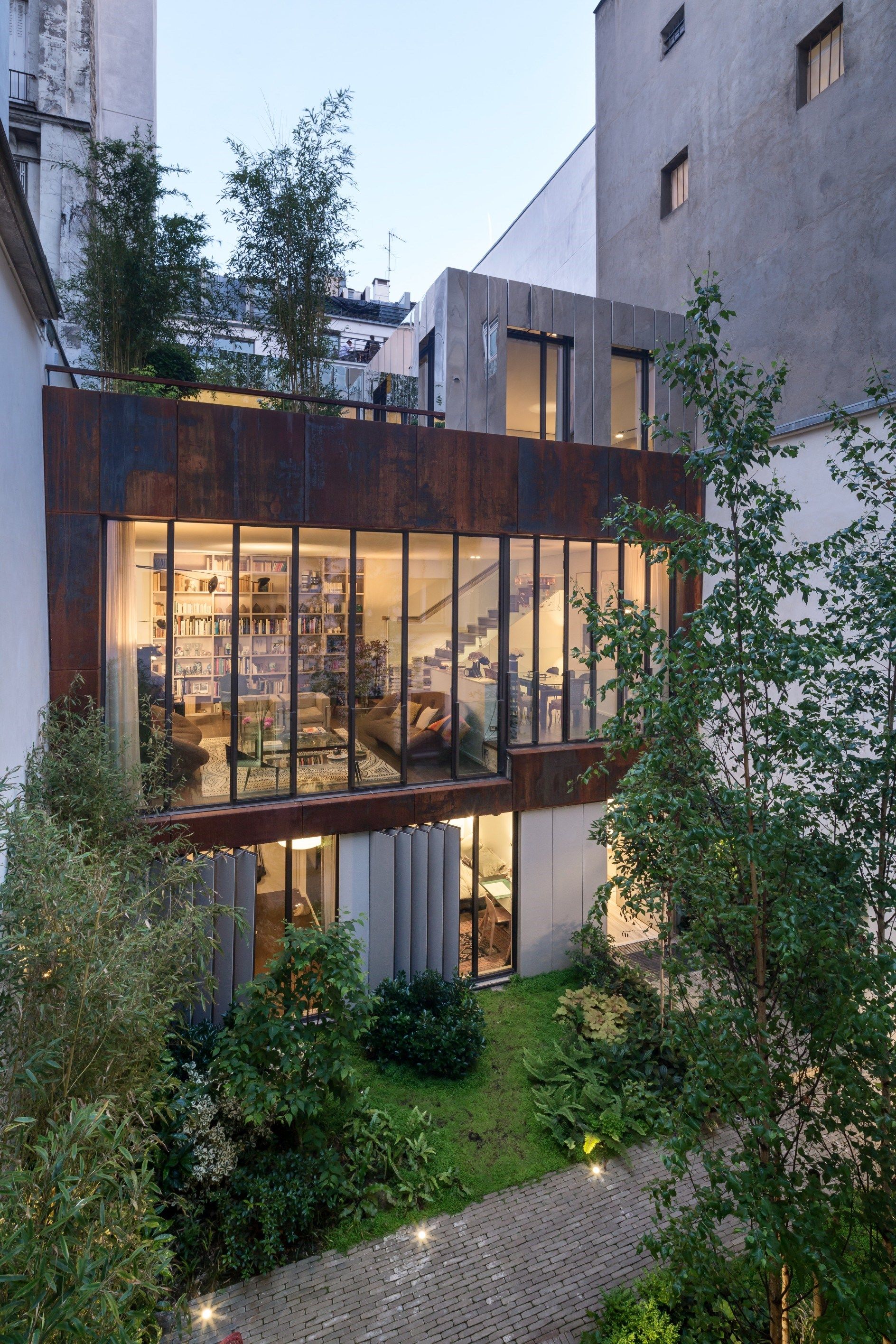 contemporary house 8 Rooms for sale on PARIS (75001)