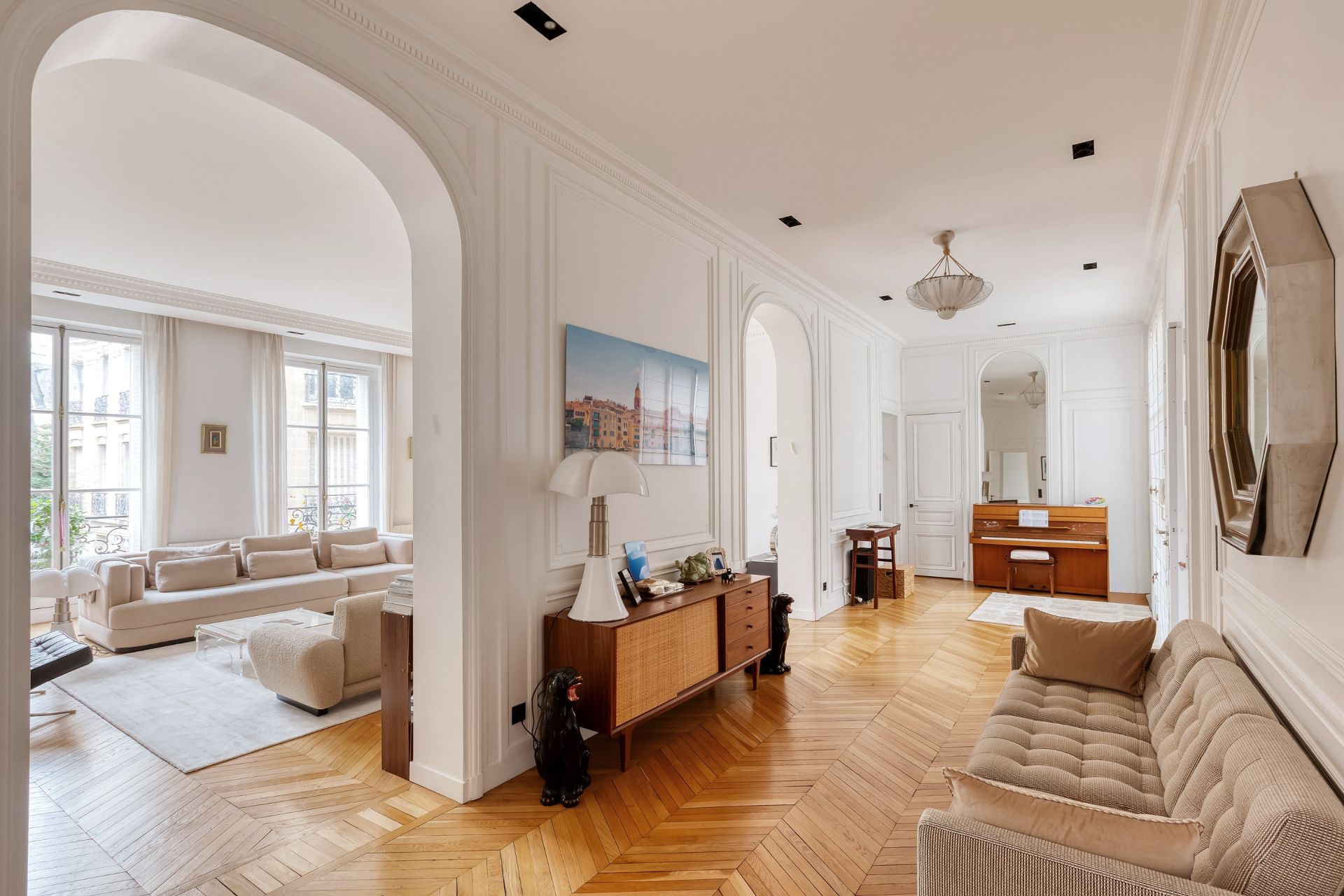 apartment 8 Rooms for sale on PARIS (75016)