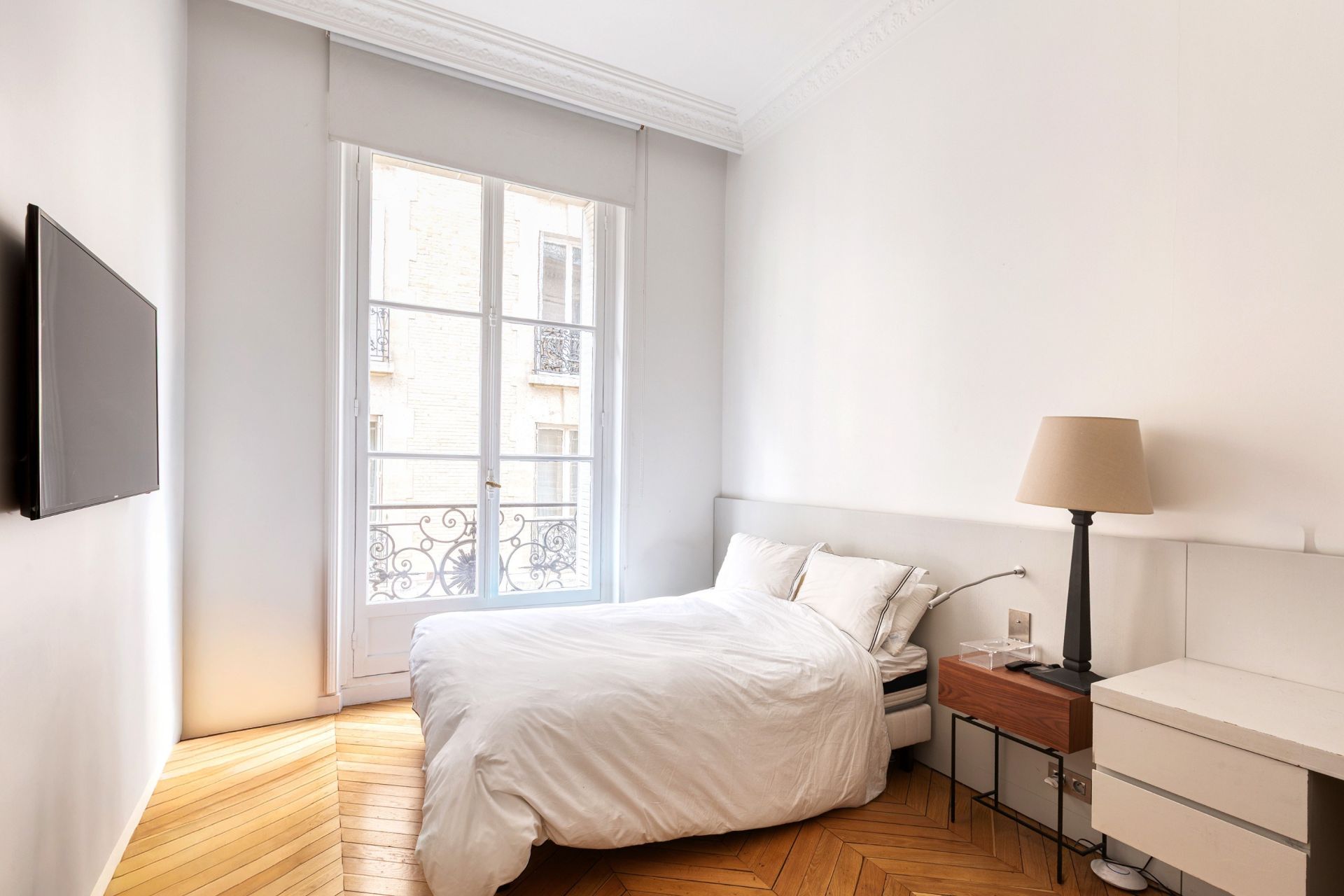 apartment 8 Rooms for sale on PARIS (75016)