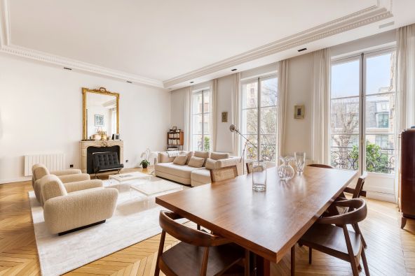Vente Appartement Paris 16 8&nbsp;Pièces 226.7&nbsp;m²
