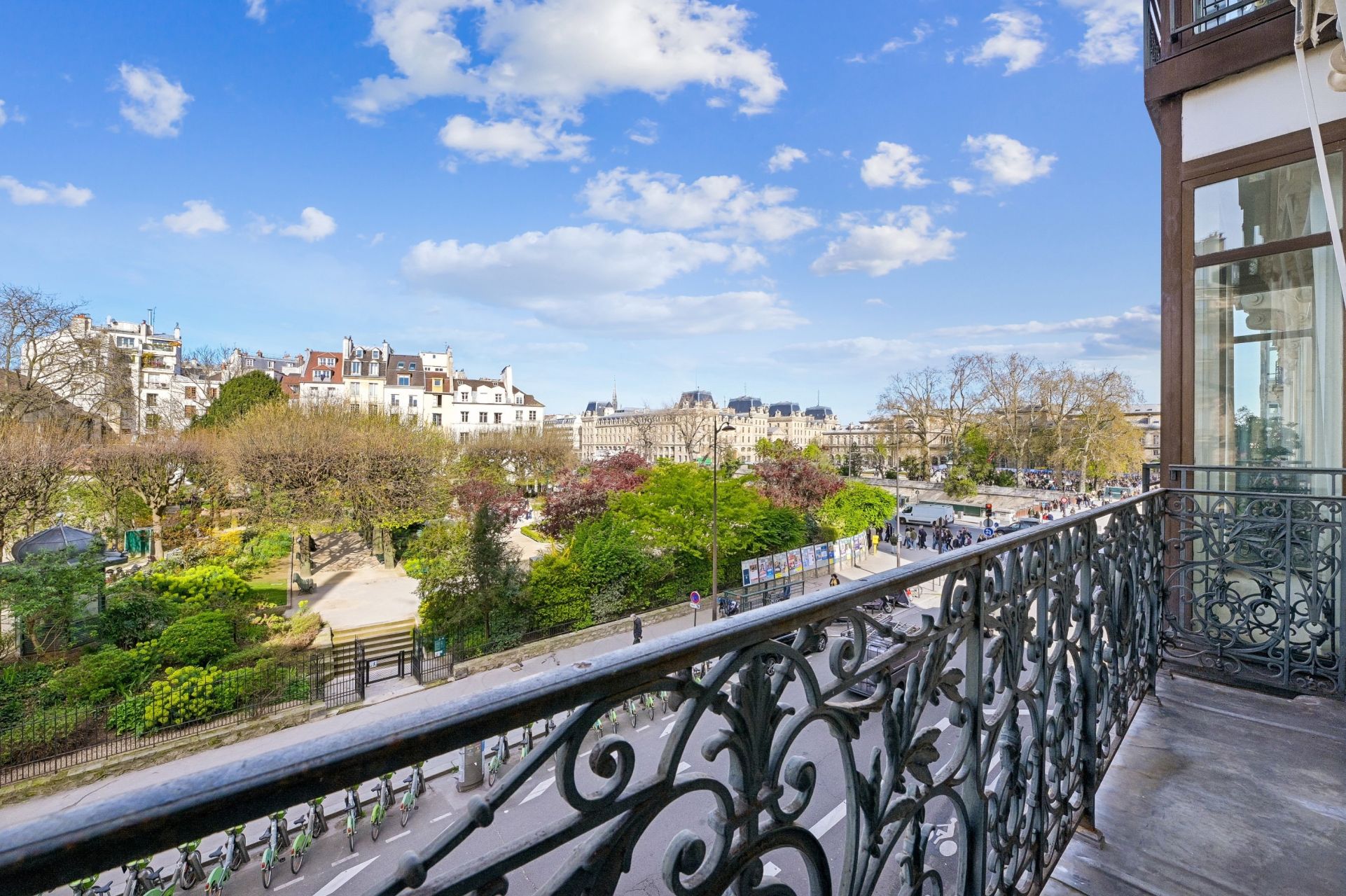 apartment 4 Rooms for sale on PARIS (75005)