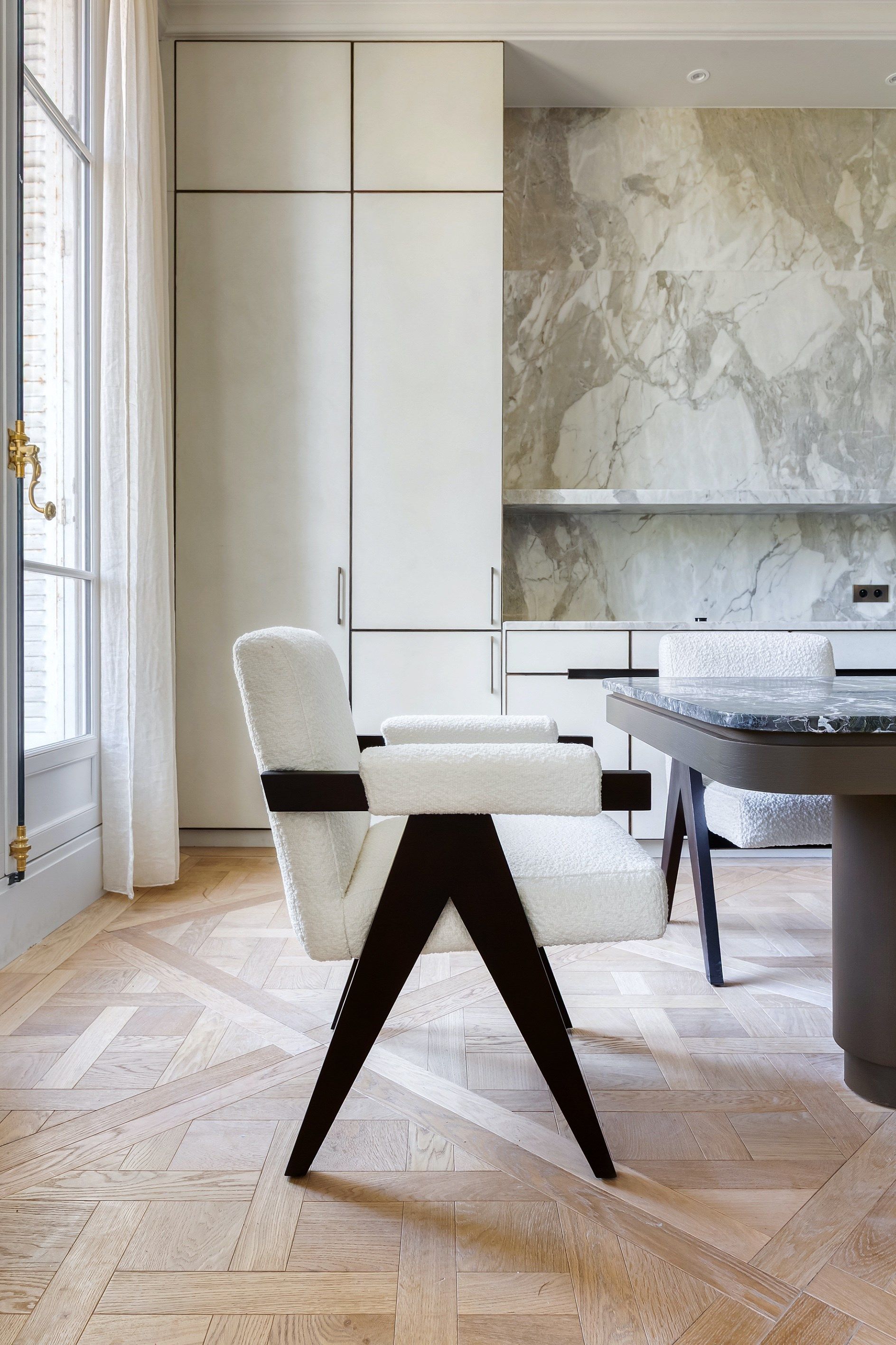 apartment 5 Rooms for sale on PARIS (75016)