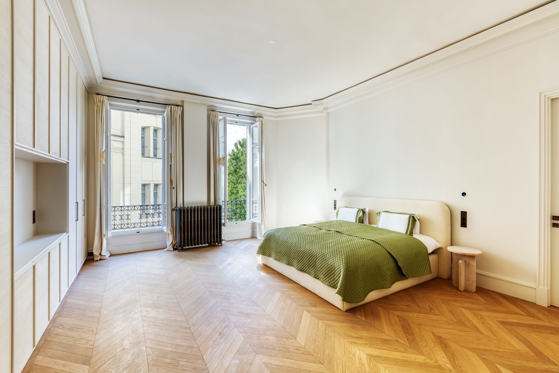 apartment 5 Rooms for sale on PARIS (75016)
