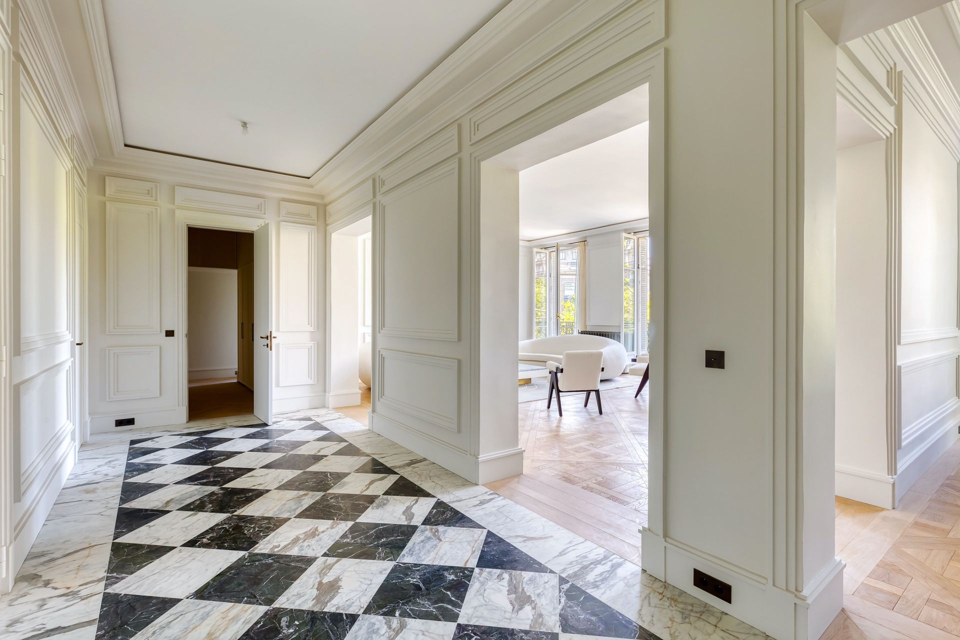 apartment 5 Rooms for sale on PARIS (75016)