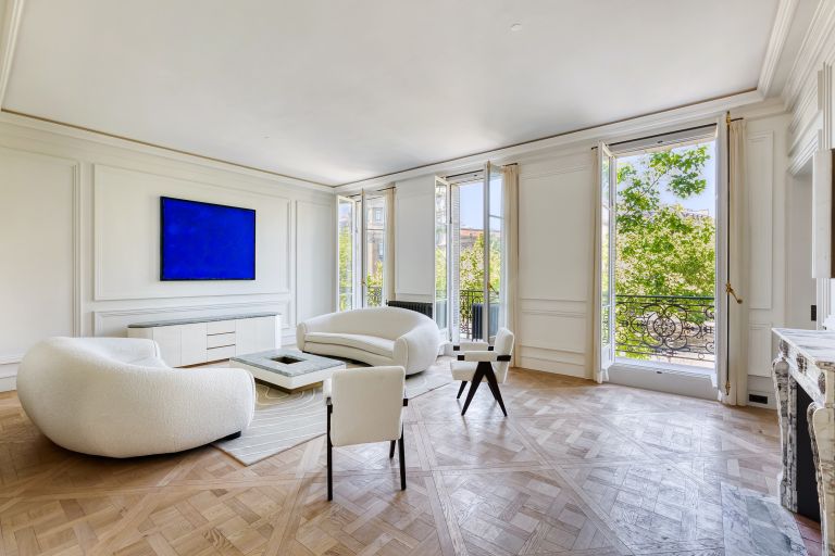 apartment 5 Rooms for sale on PARIS (75016)