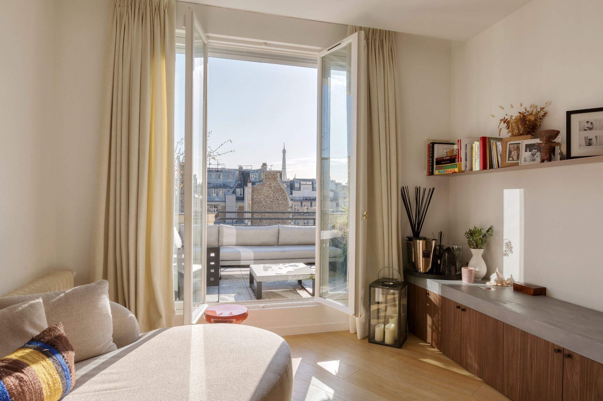 apartment 4 Rooms for sale on PARIS (75016)