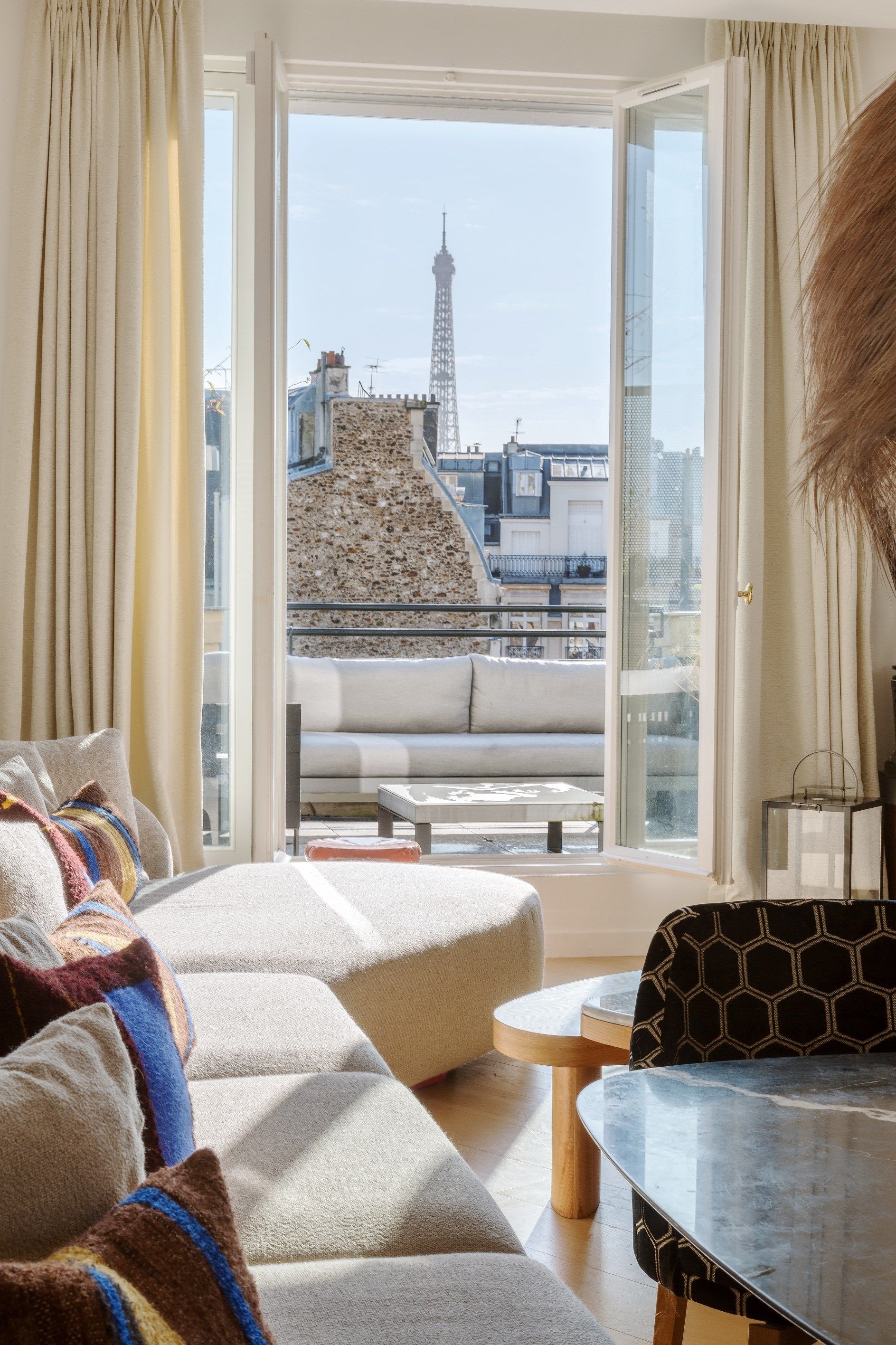 apartment 4 Rooms for sale on PARIS (75016)