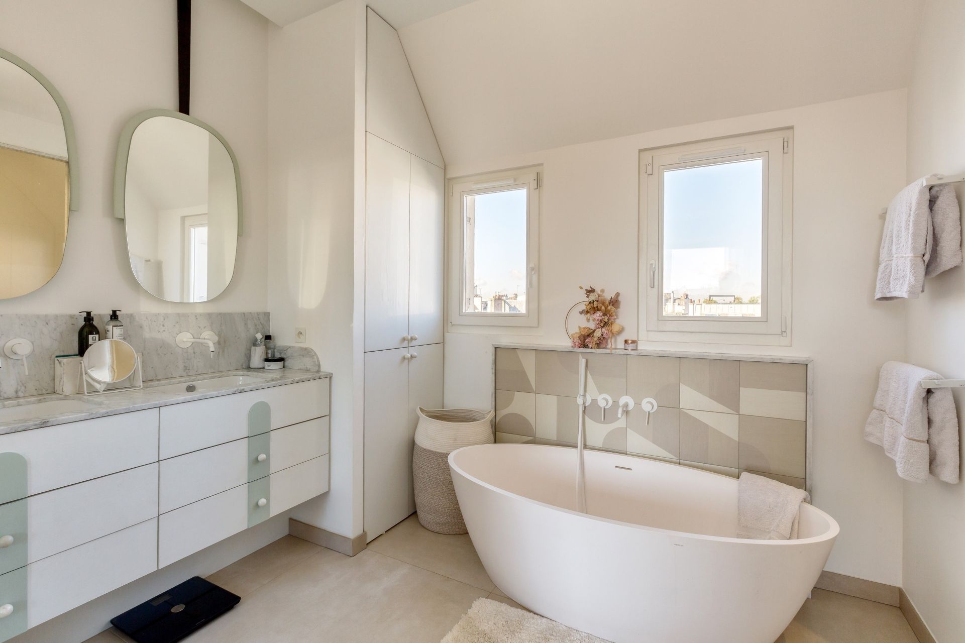 apartment 4 Rooms for sale on PARIS (75016)