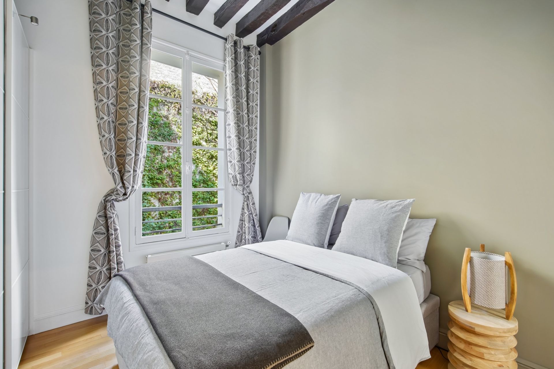 apartment 2 Rooms for sale on PARIS (75007)