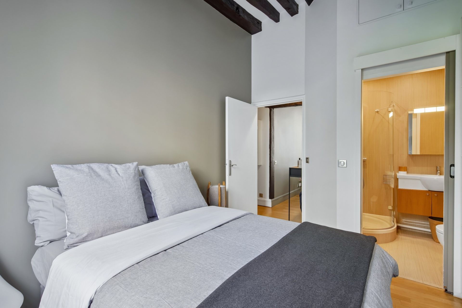 apartment 2 Rooms for sale on PARIS (75007)