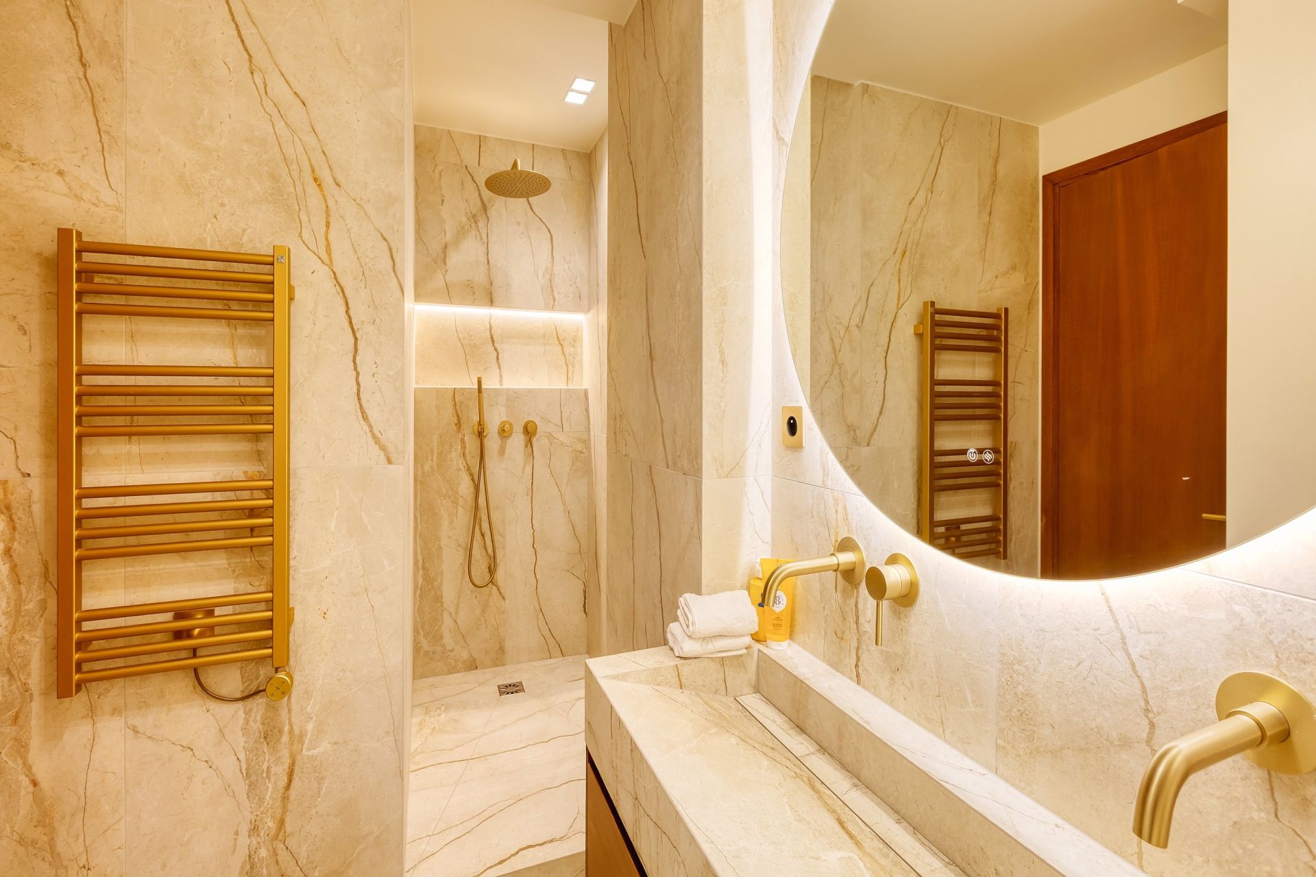 apartment 4 Rooms for sale on PARIS (75008)
