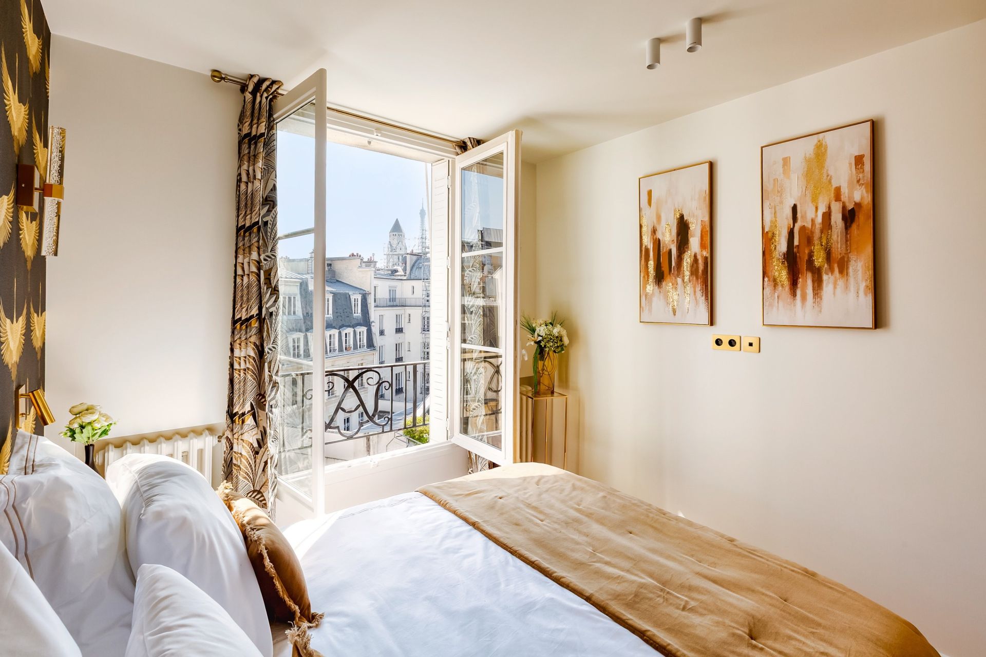 apartment 4 Rooms for sale on PARIS (75008)
