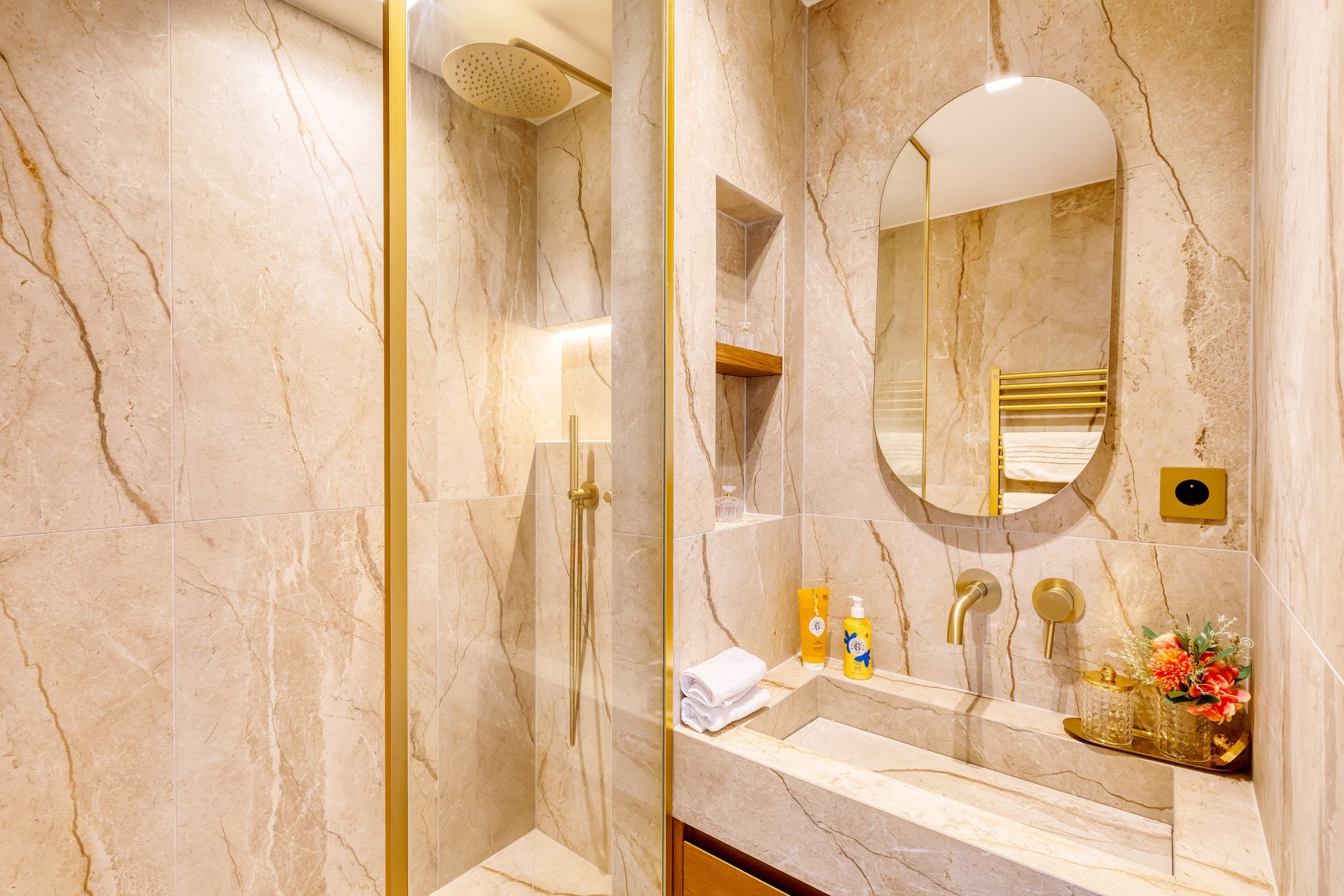 apartment 4 Rooms for sale on PARIS (75008)
