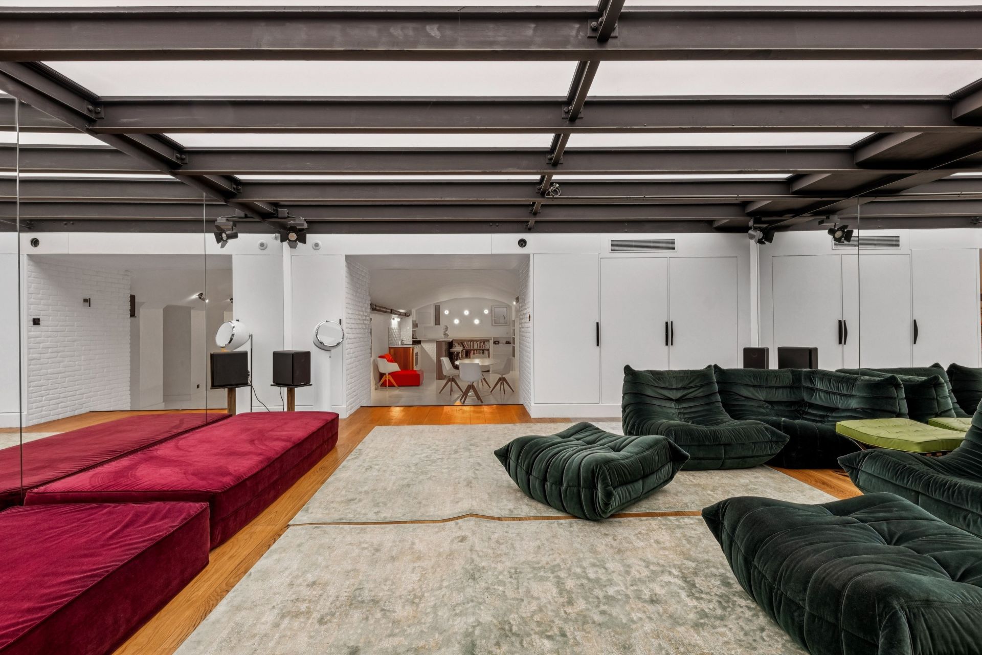 townhouse 8 Rooms for sale on PARIS (75016)