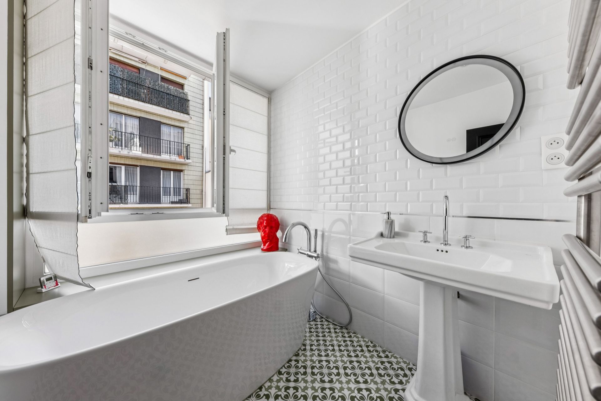 townhouse 8 Rooms for sale on PARIS (75016)