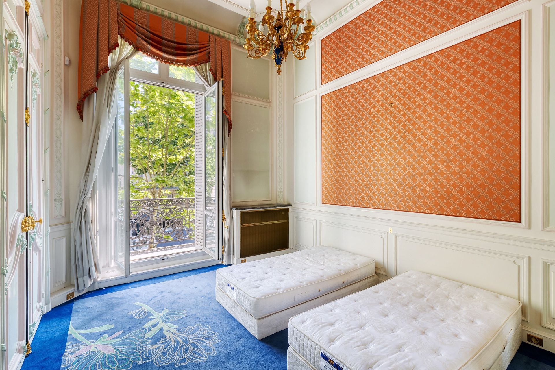 apartment 8 Rooms for sale on PARIS (75008)