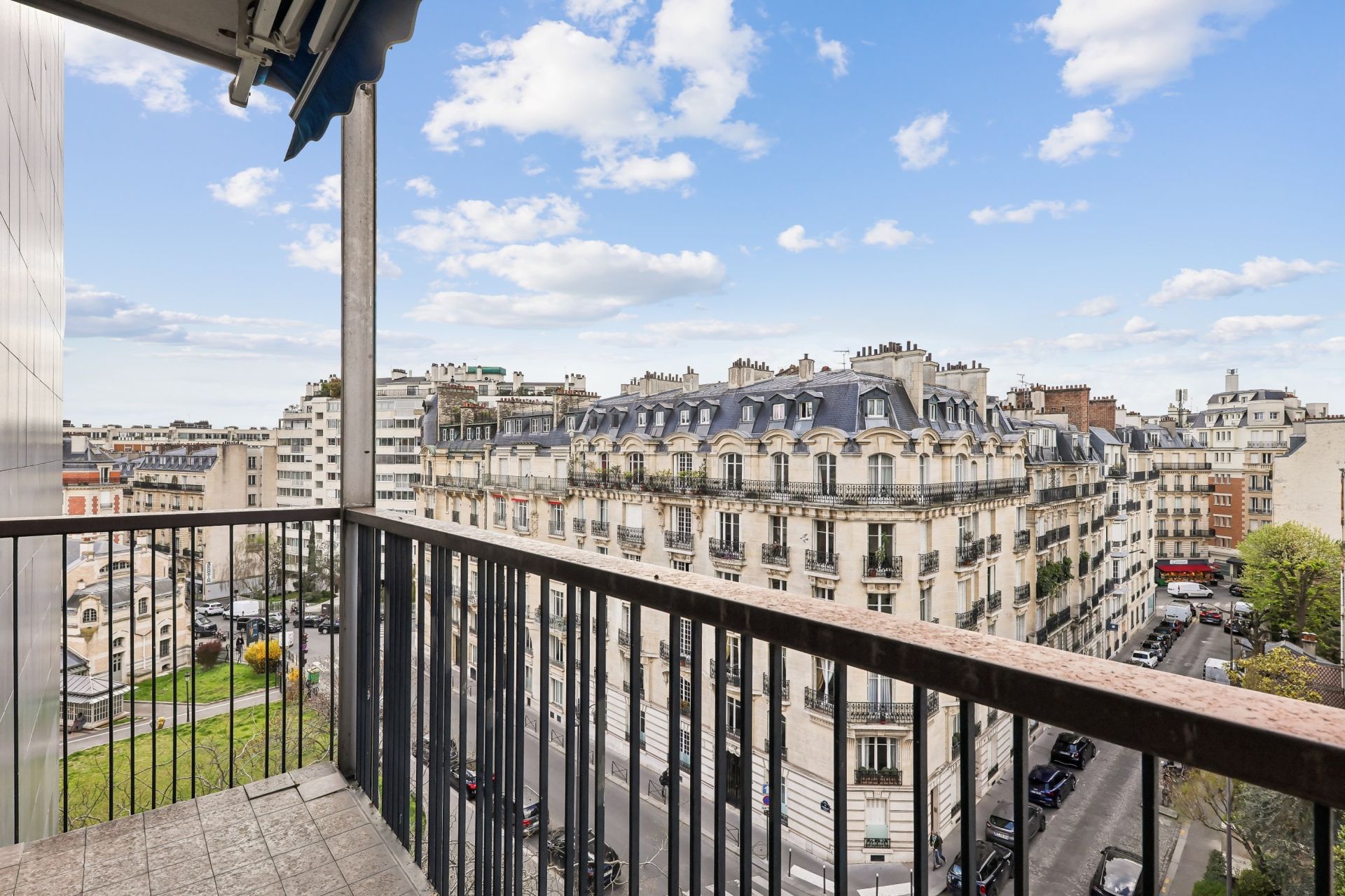 apartment 5 Rooms for sale on PARIS (75016)