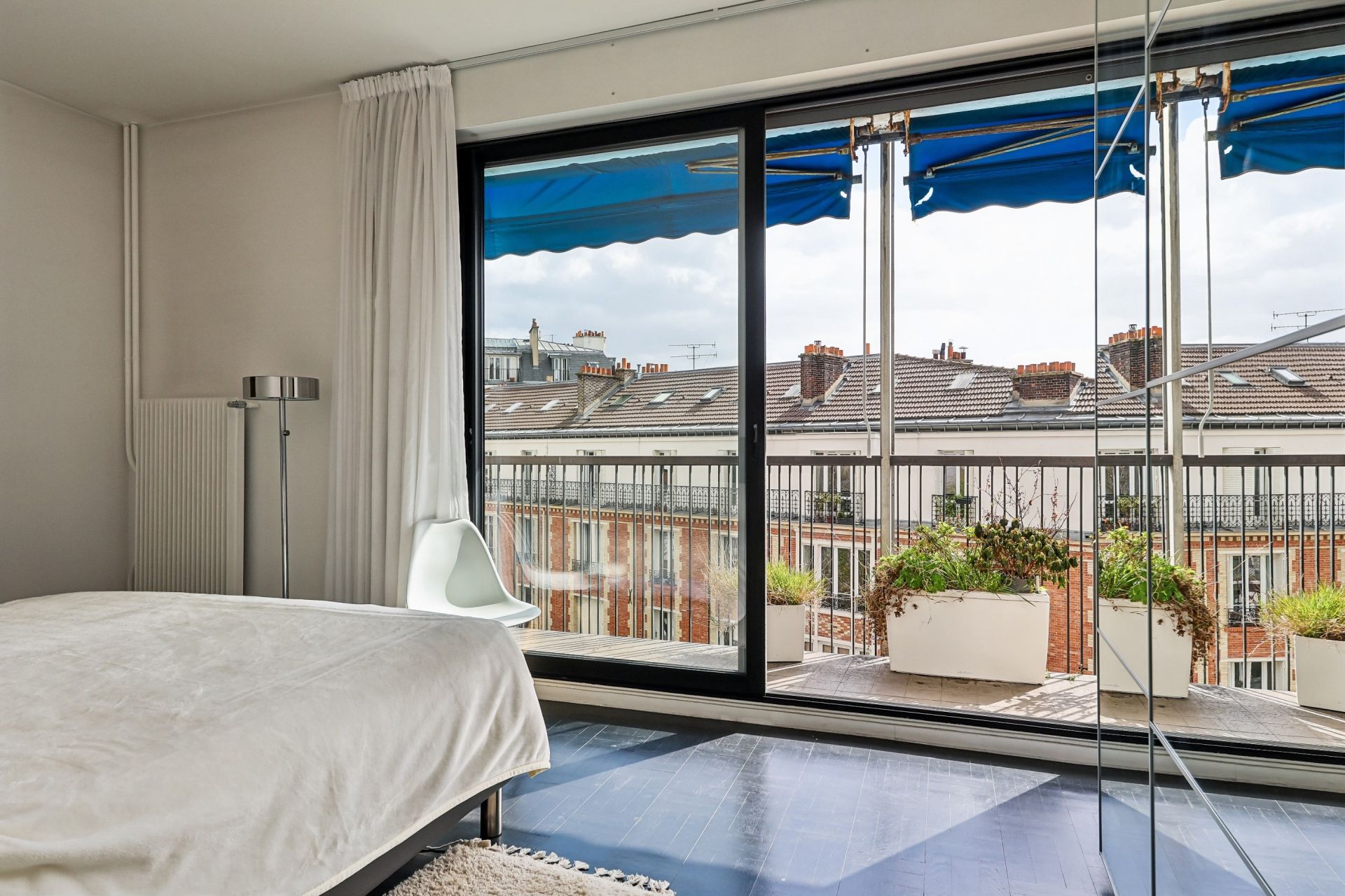 apartment 5 Rooms for sale on PARIS (75016)