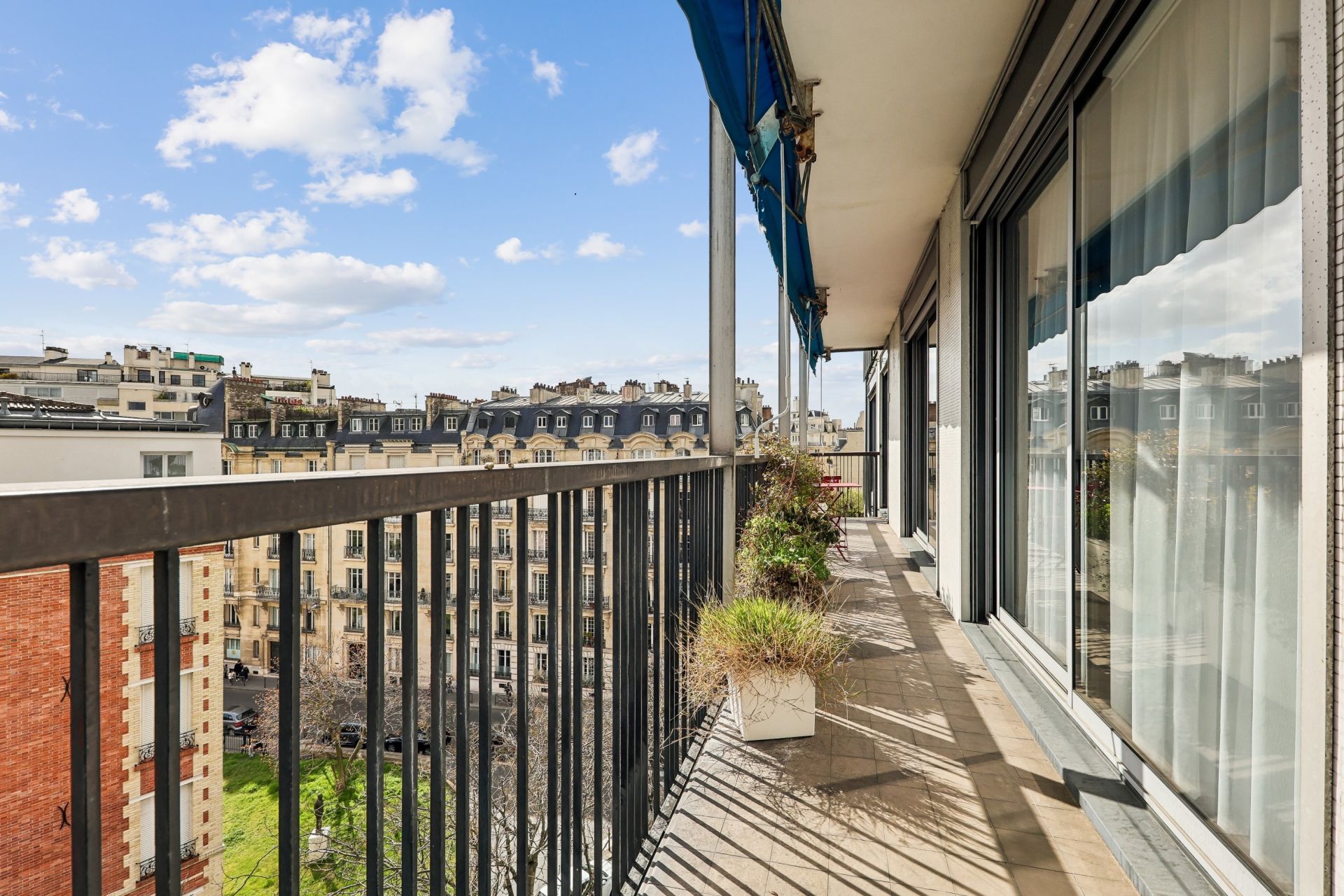 apartment 5 Rooms for sale on PARIS (75016)