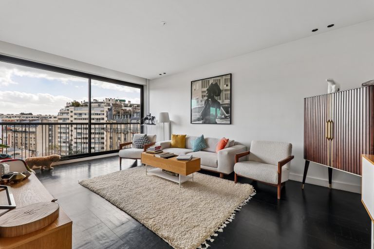 apartment 5 Rooms for sale on PARIS (75016)