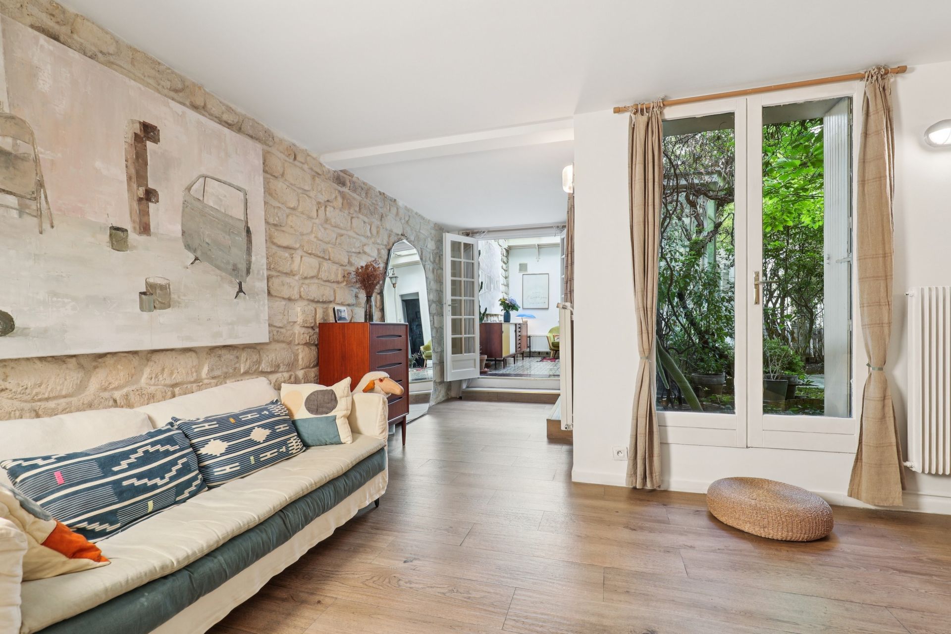 house 6 Rooms for sale on PARIS (75018)