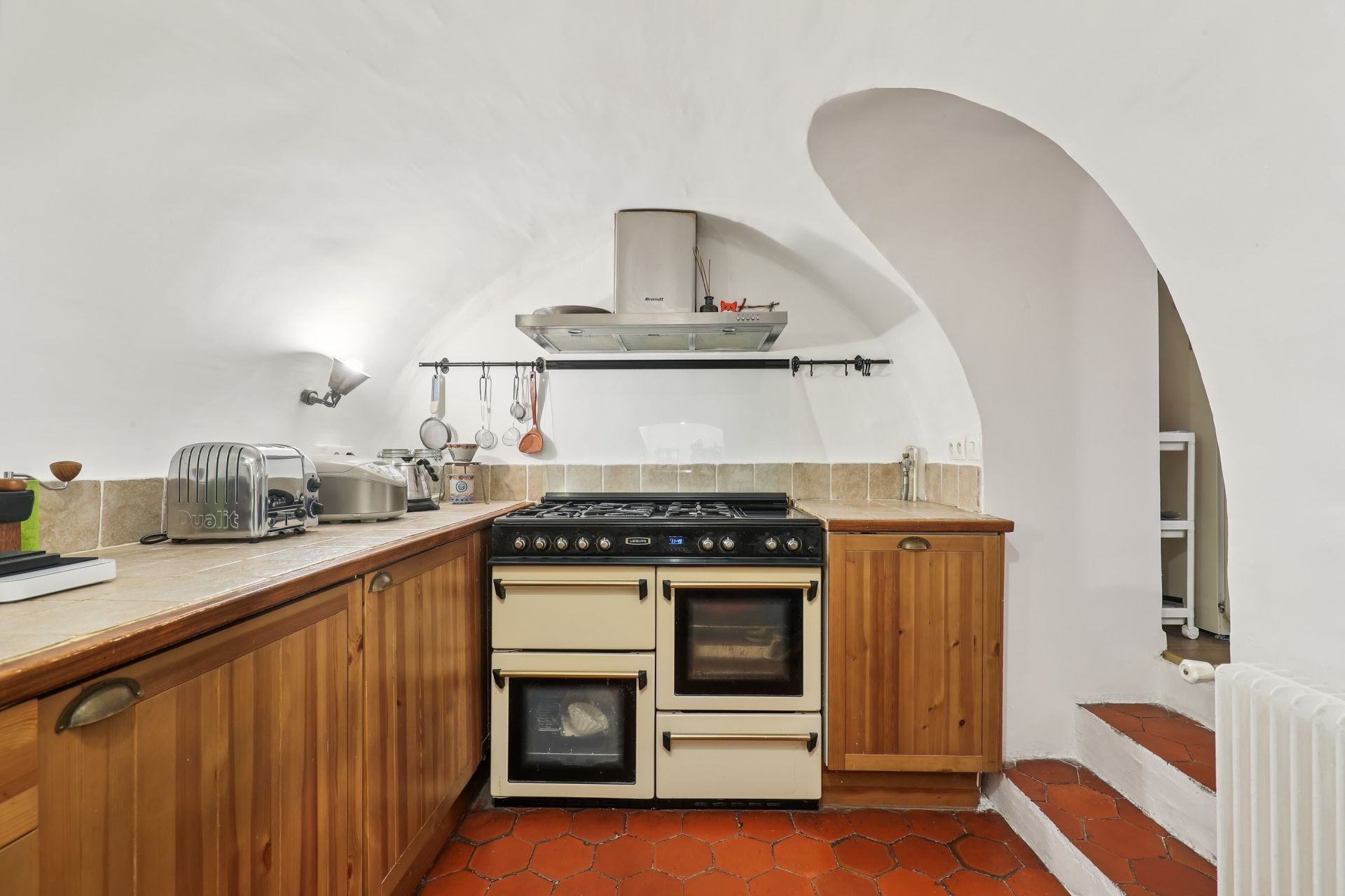 house 6 Rooms for sale on PARIS (75018)