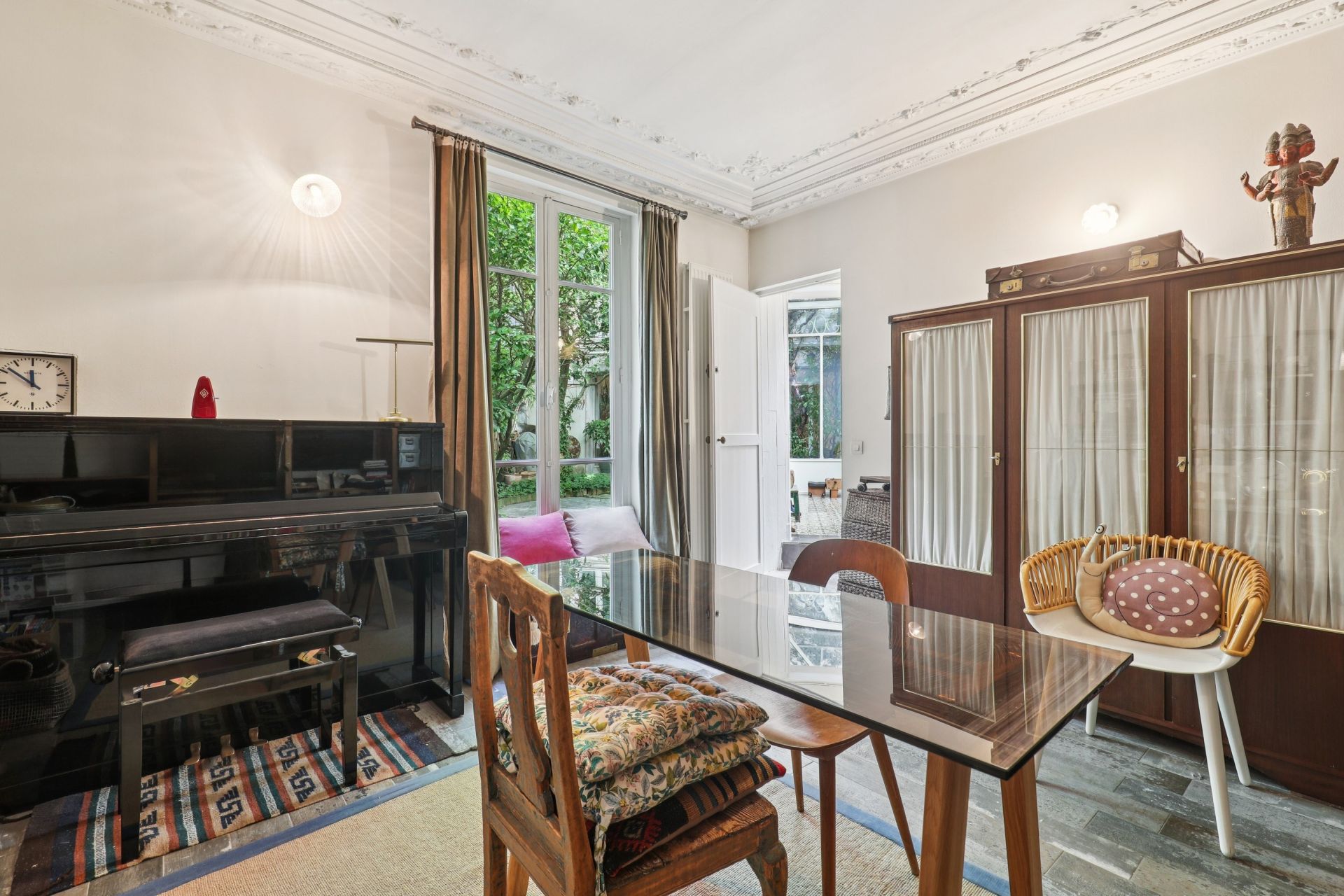 house 6 Rooms for sale on PARIS (75018)