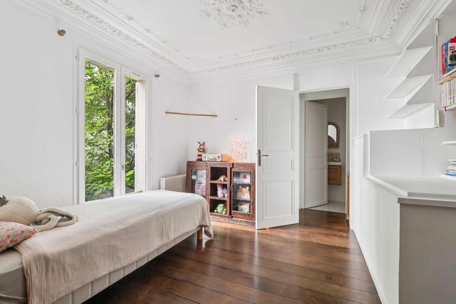 house 6 Rooms for sale on PARIS (75018)