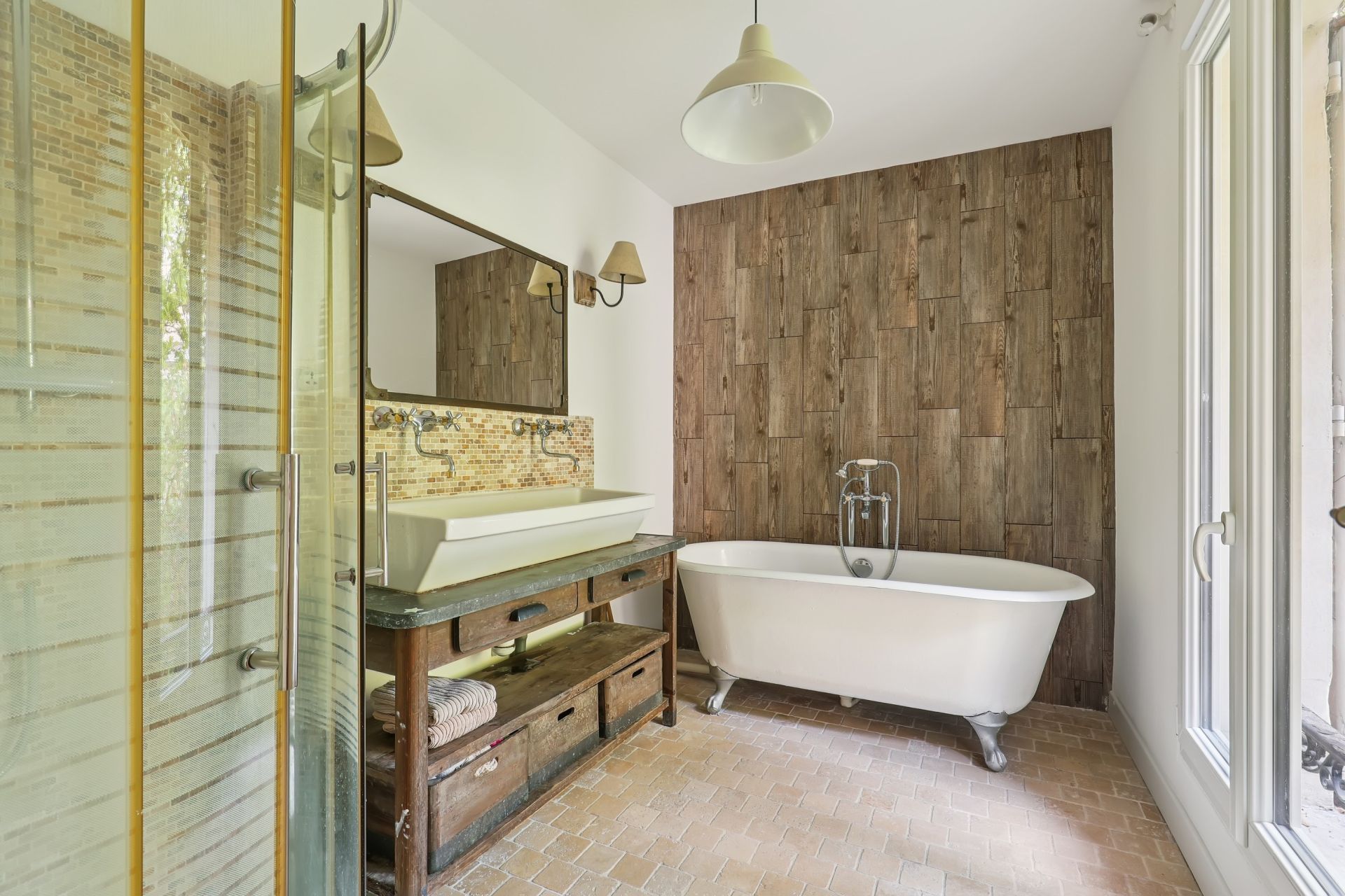 house 6 Rooms for sale on PARIS (75018)