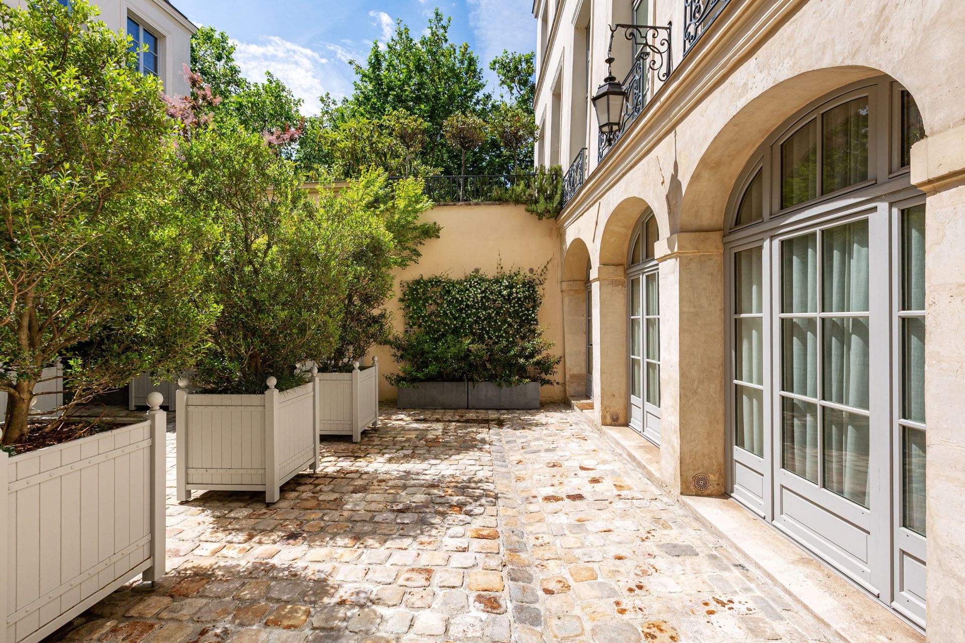 apartment 4 Rooms for sale on PARIS (75004)