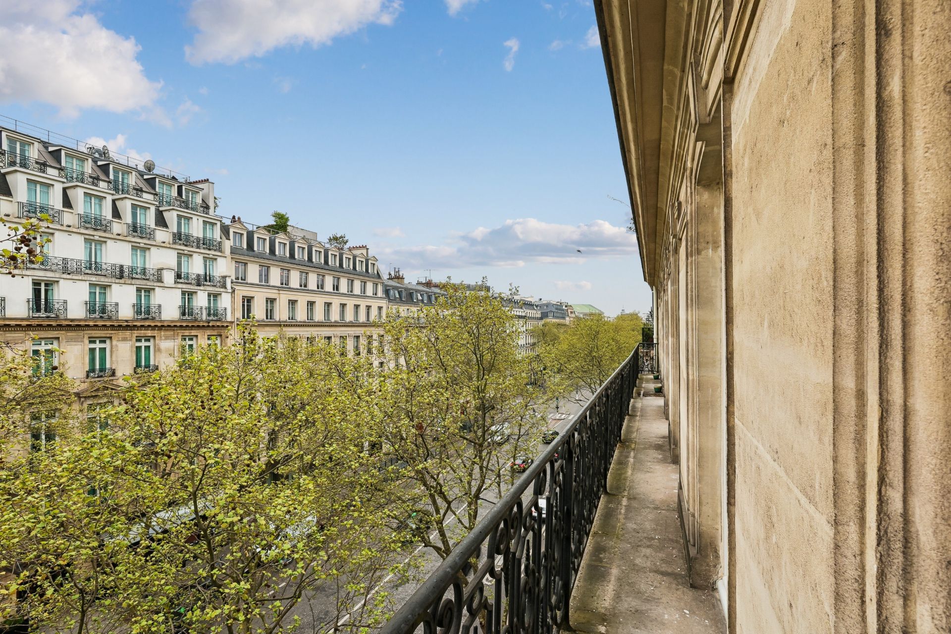 apartment 6 Rooms for sale on PARIS (75008)