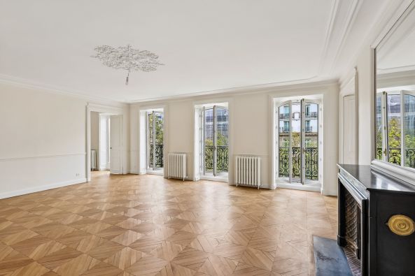 Vente Appartement Paris 8 6&nbsp;Pièces 253&nbsp;m²