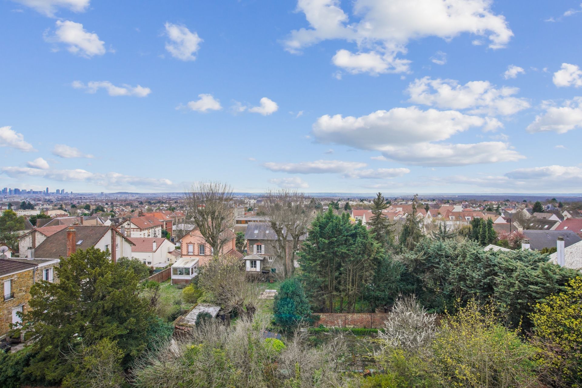 apartment 4 Rooms for sale on CORMEILLES EN PARISIS (95240)