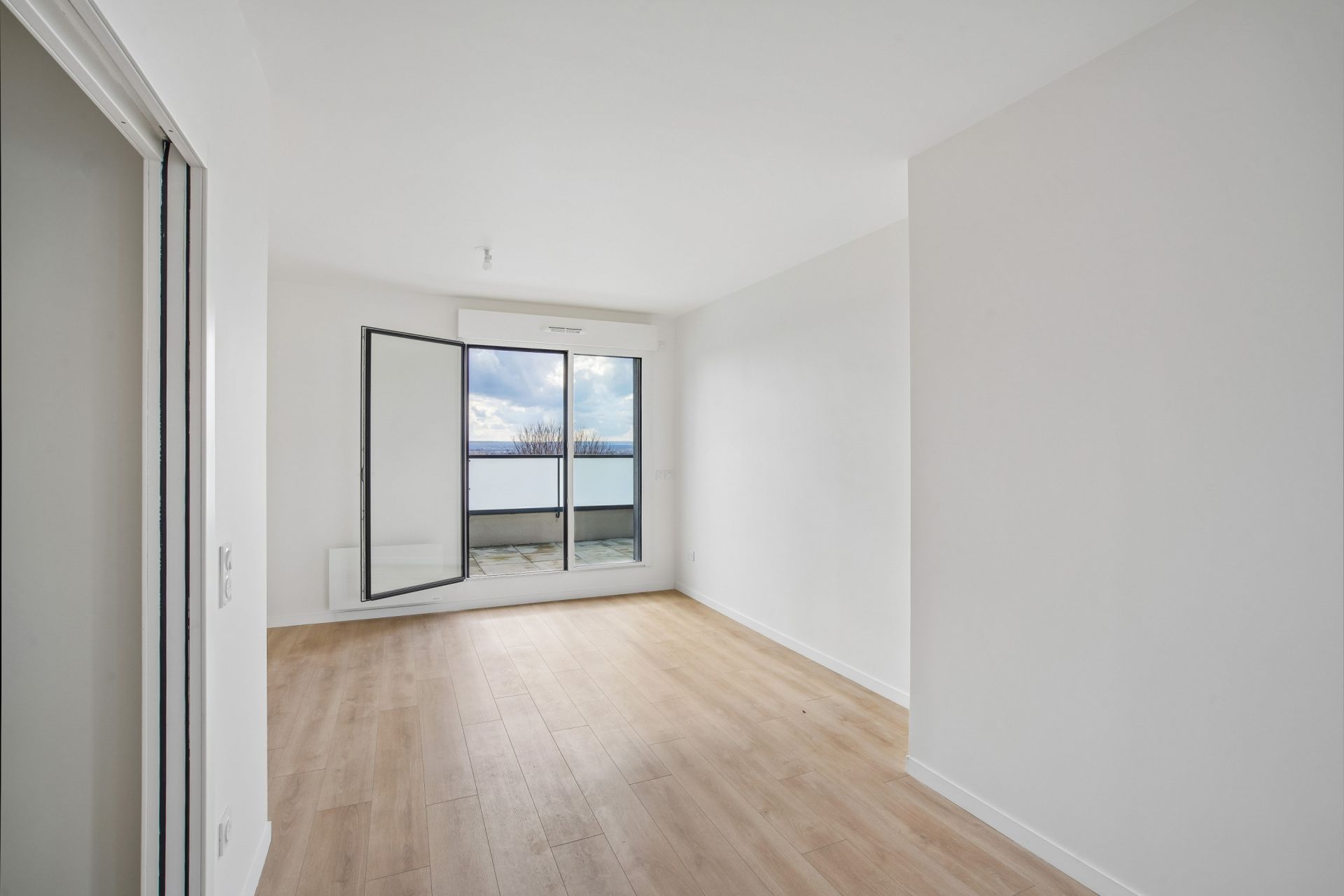 apartment 4 Rooms for sale on CORMEILLES EN PARISIS (95240)