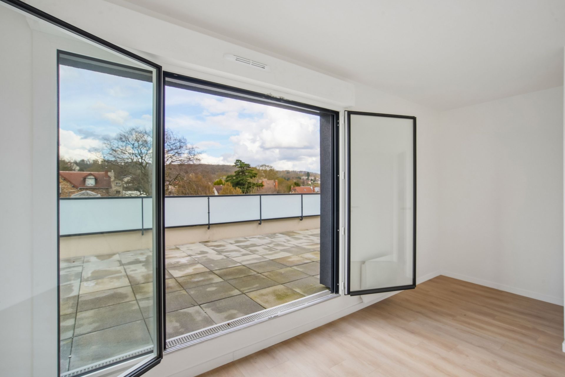 apartment 4 Rooms for sale on CORMEILLES EN PARISIS (95240)