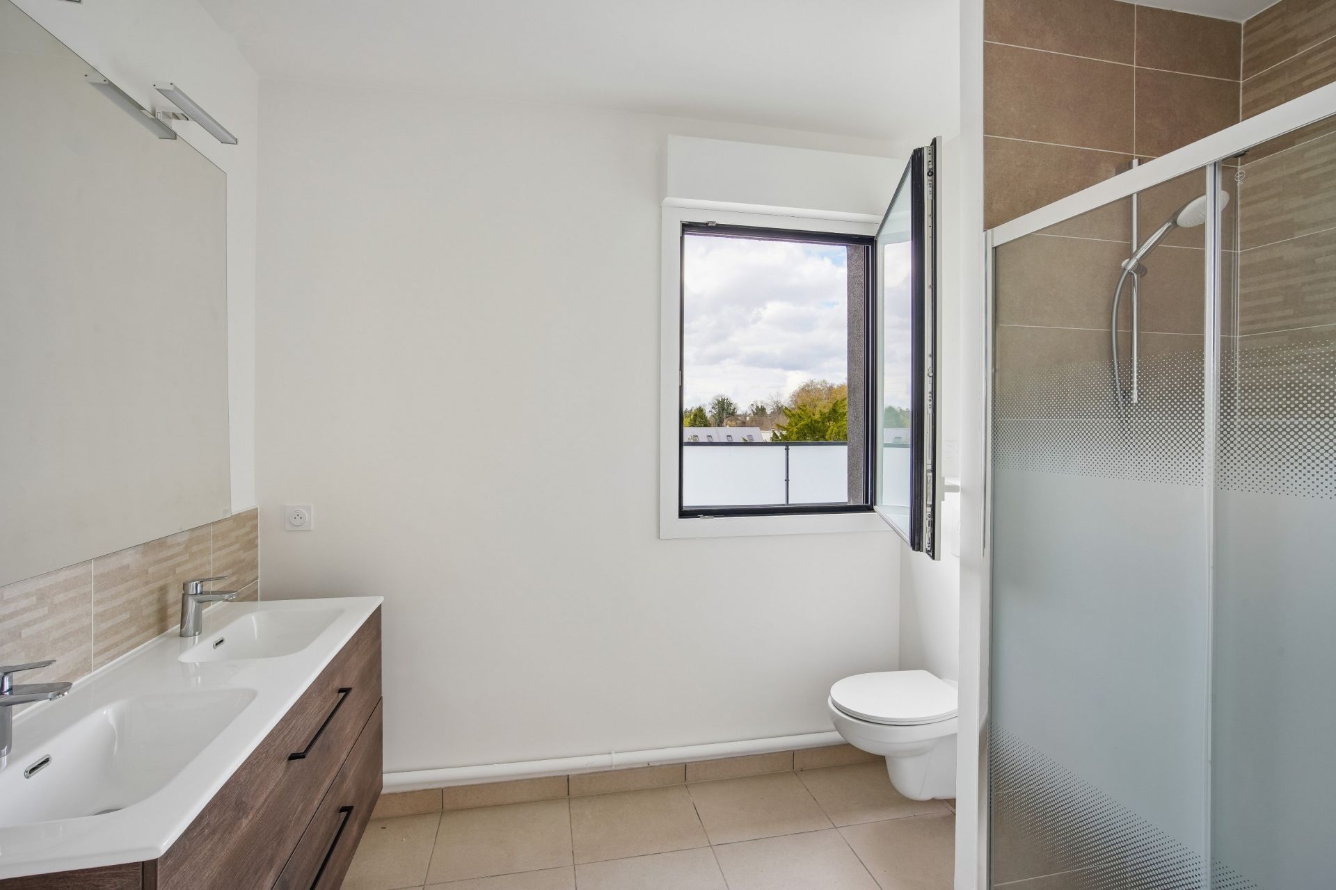 apartment 4 Rooms for sale on CORMEILLES EN PARISIS (95240)