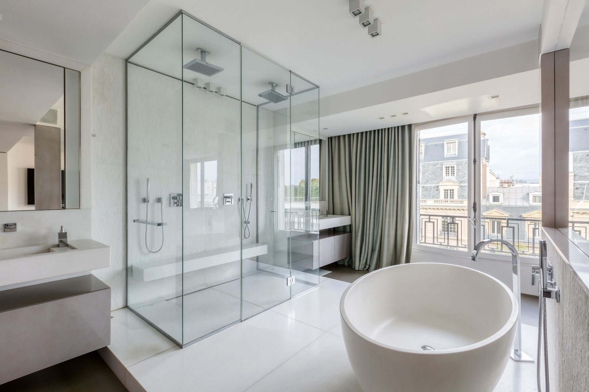 apartment 5 Rooms for sale on PARIS (75016)