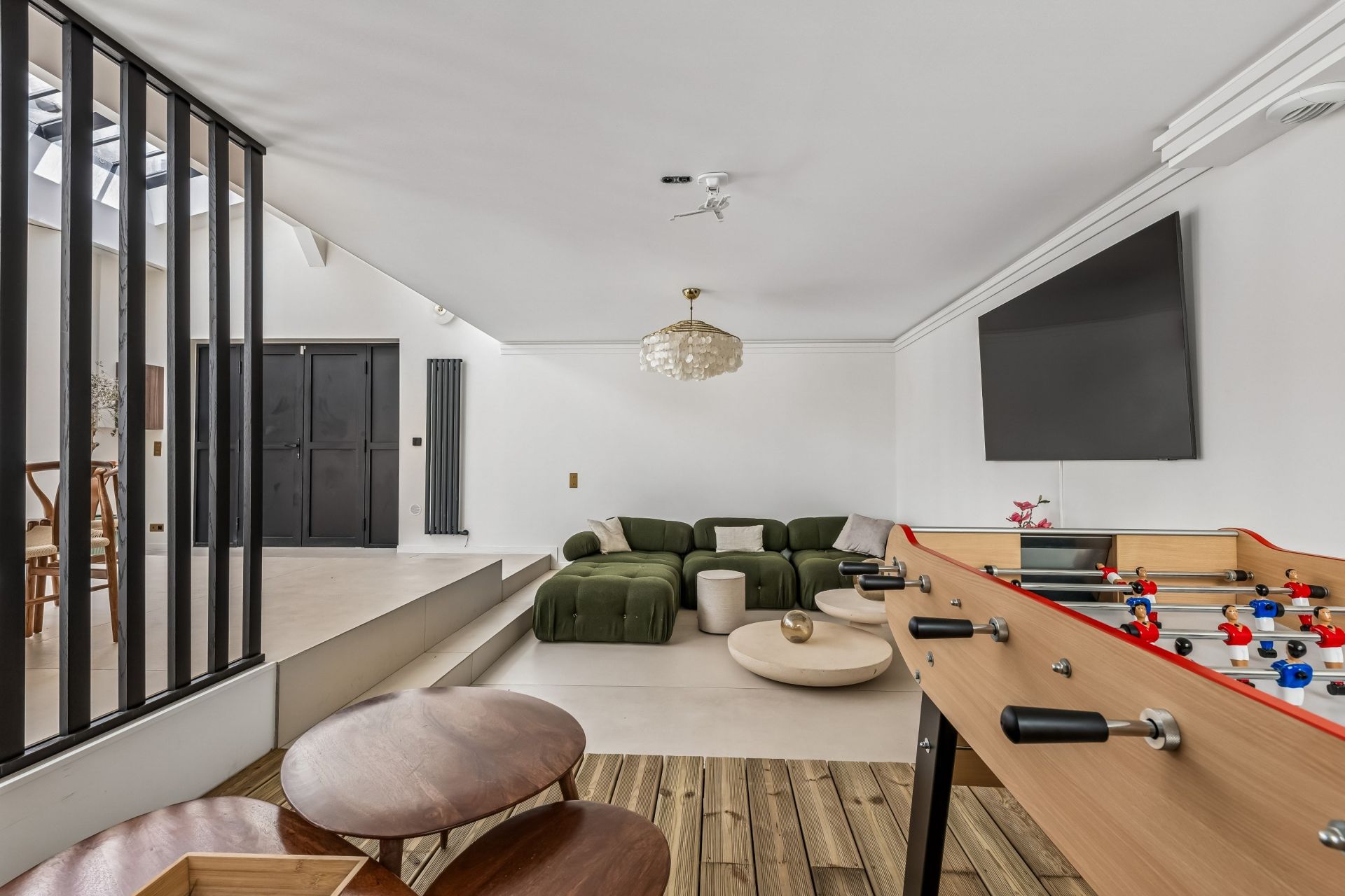apartment 5 Rooms for sale on PARIS (75018)