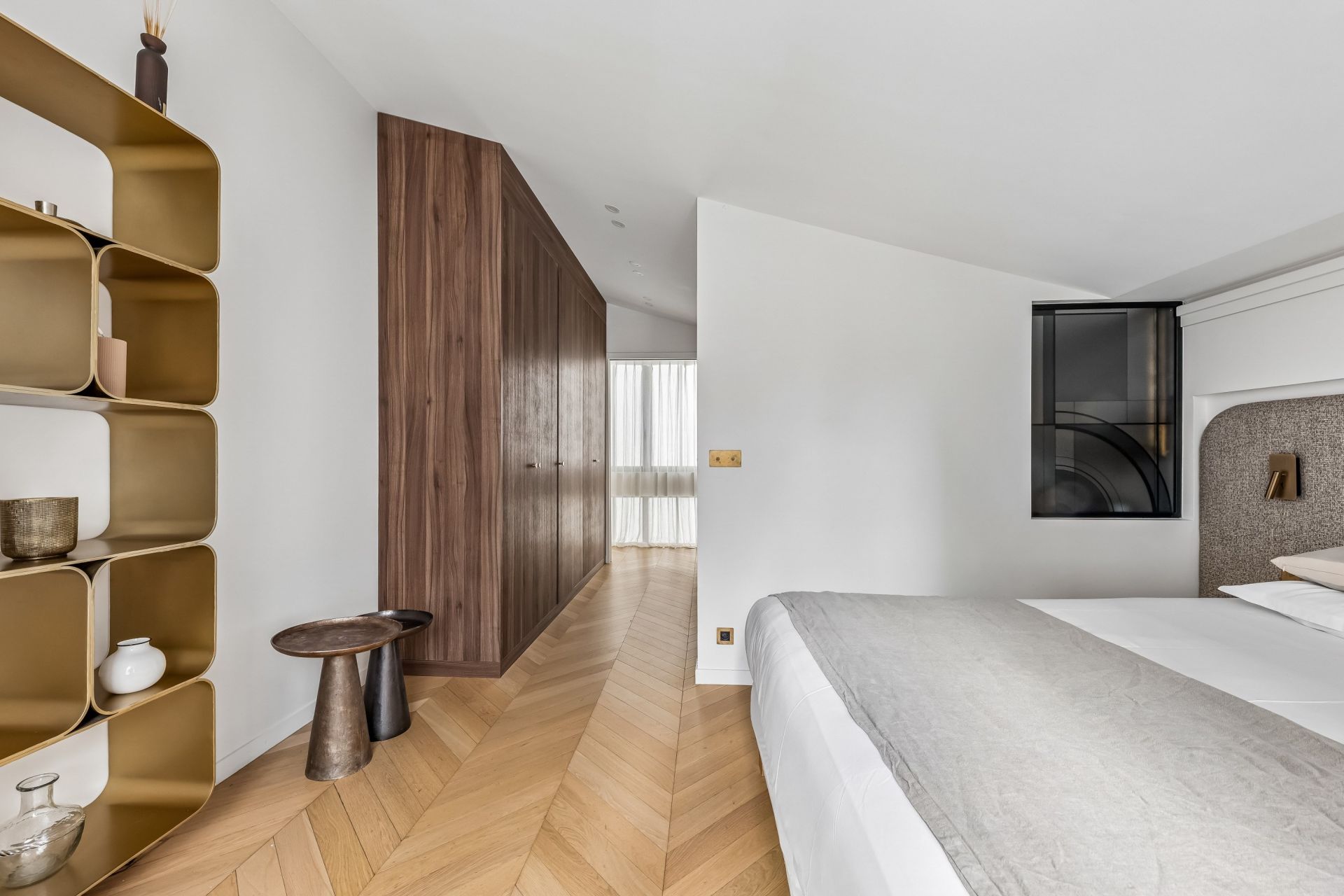 apartment 5 Rooms for sale on PARIS (75018)