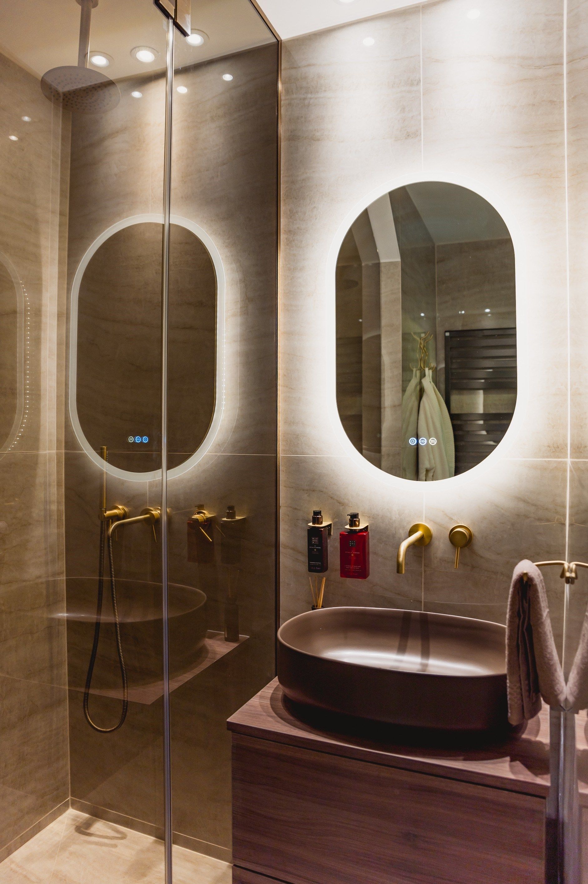 apartment 5 Rooms for sale on PARIS (75018)