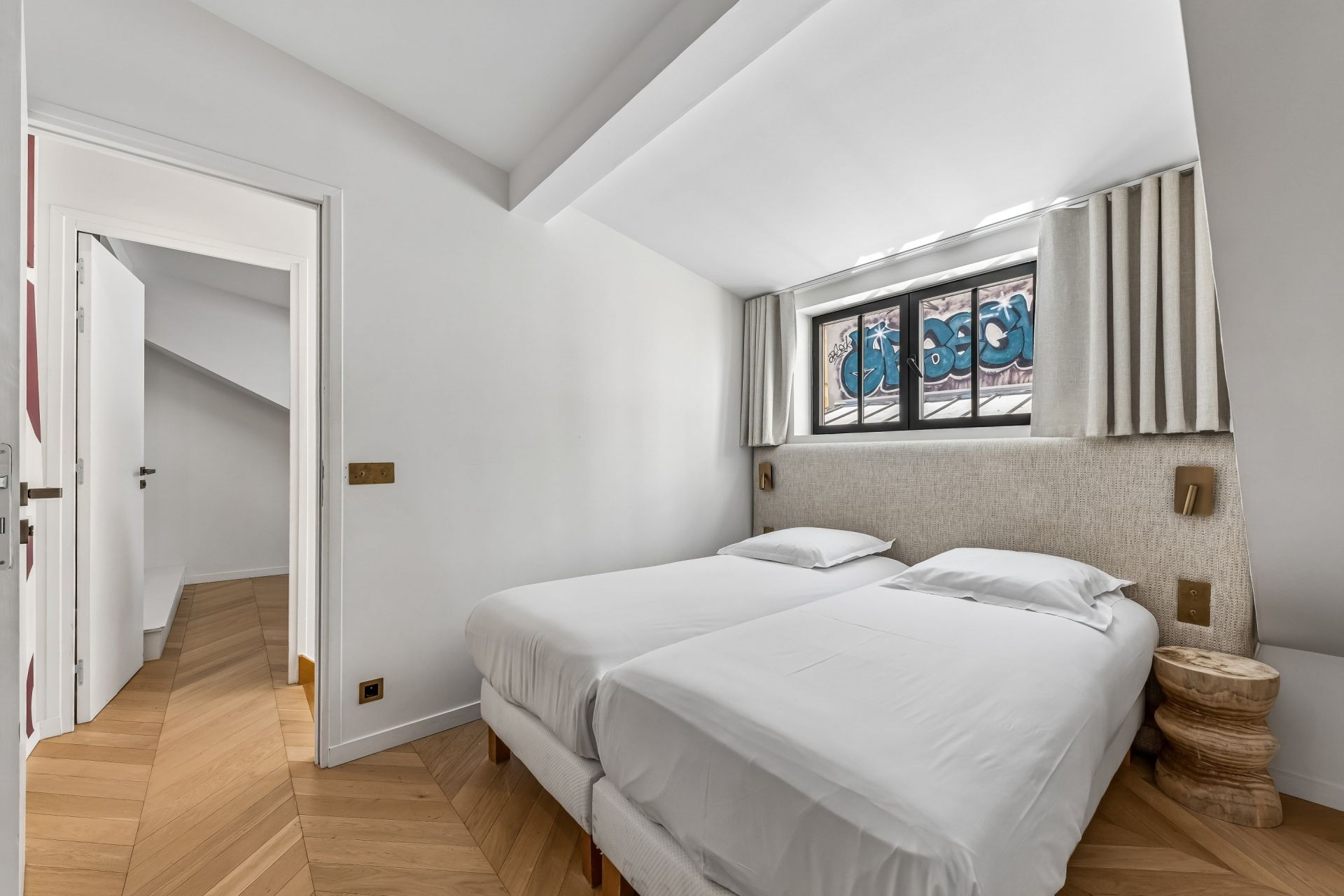 apartment 5 Rooms for sale on PARIS (75018)