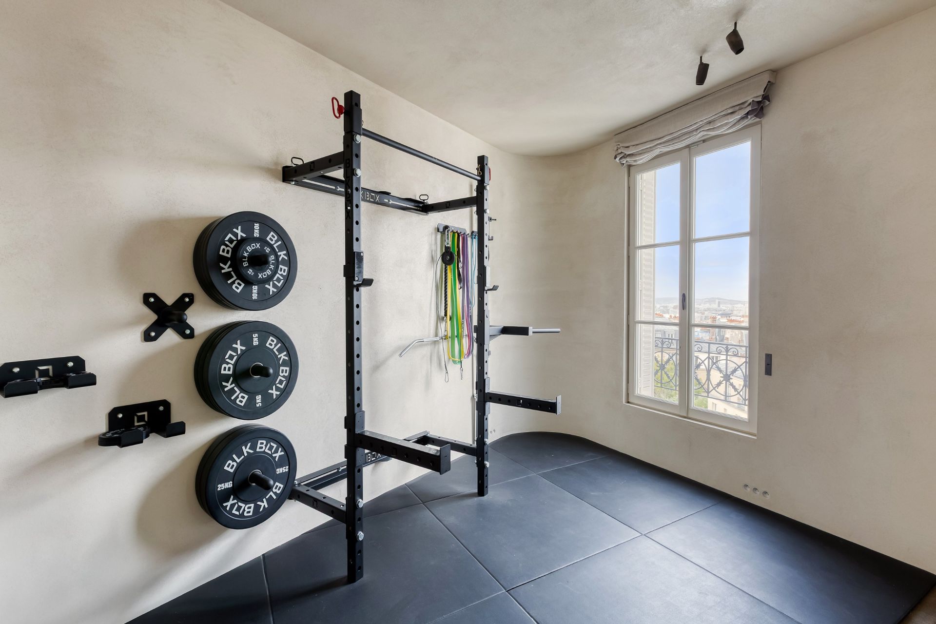 apartment 4 Rooms for sale on PARIS (75018)