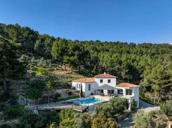 Vente Maison Saint-Cyr-sur-Mer 7&nbsp;Pièces 218&nbsp;m²