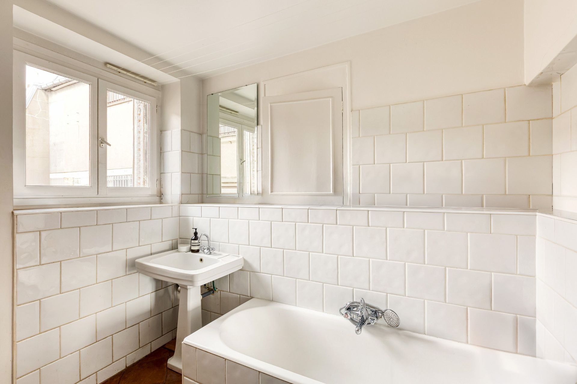 apartment 5 Rooms for sale on PARIS (75010)