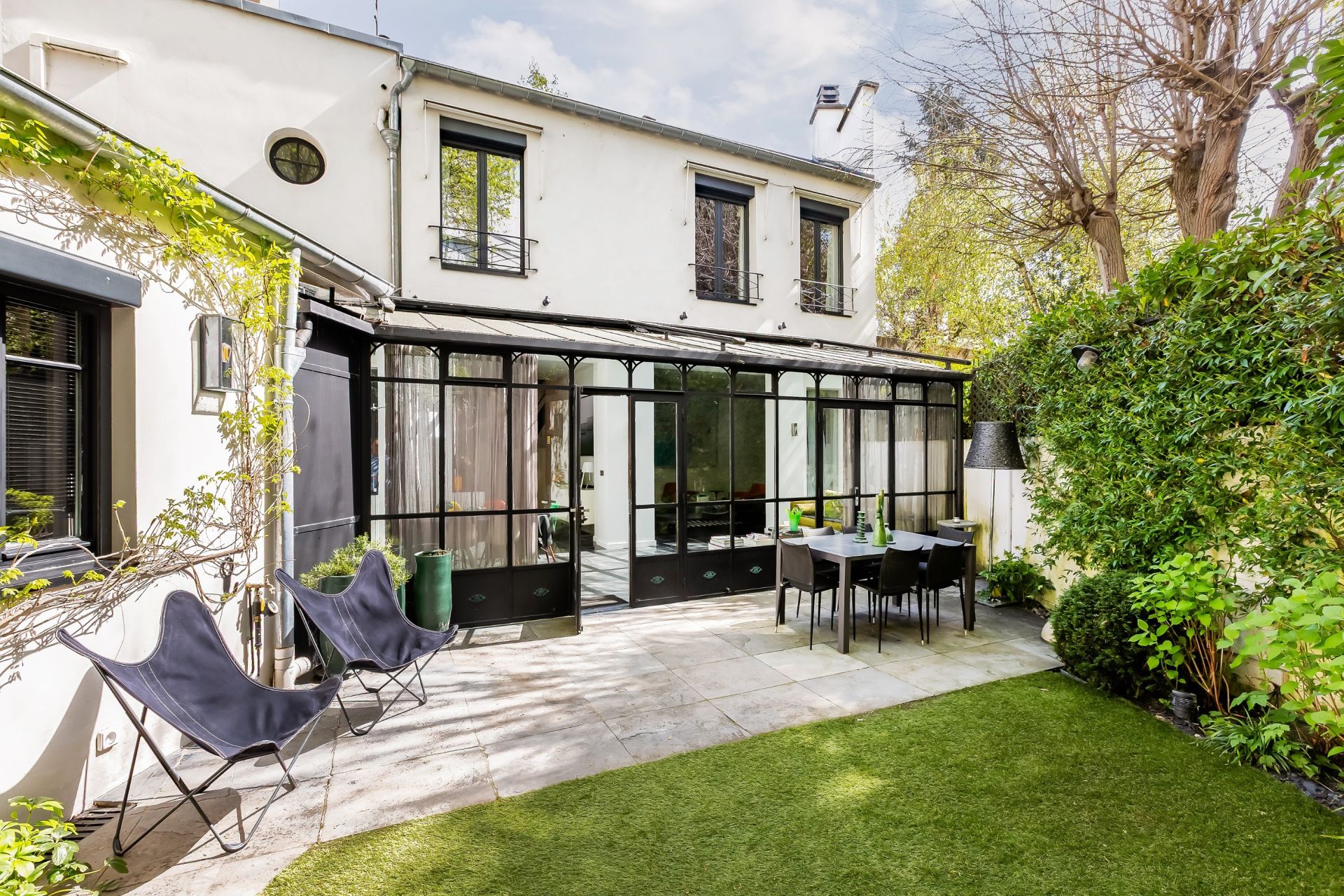 townhouse 5 Rooms for sale on NEUILLY SUR SEINE (92200)