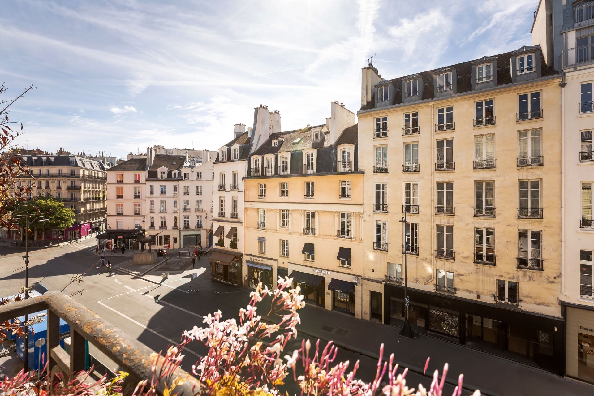apartment 4 Rooms for sale on PARIS (75007)