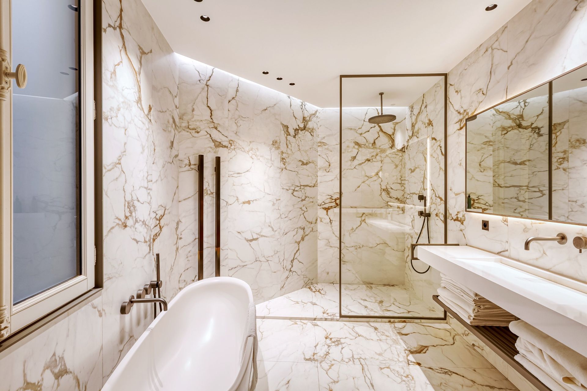apartment 4 Rooms for sale on PARIS (75007)
