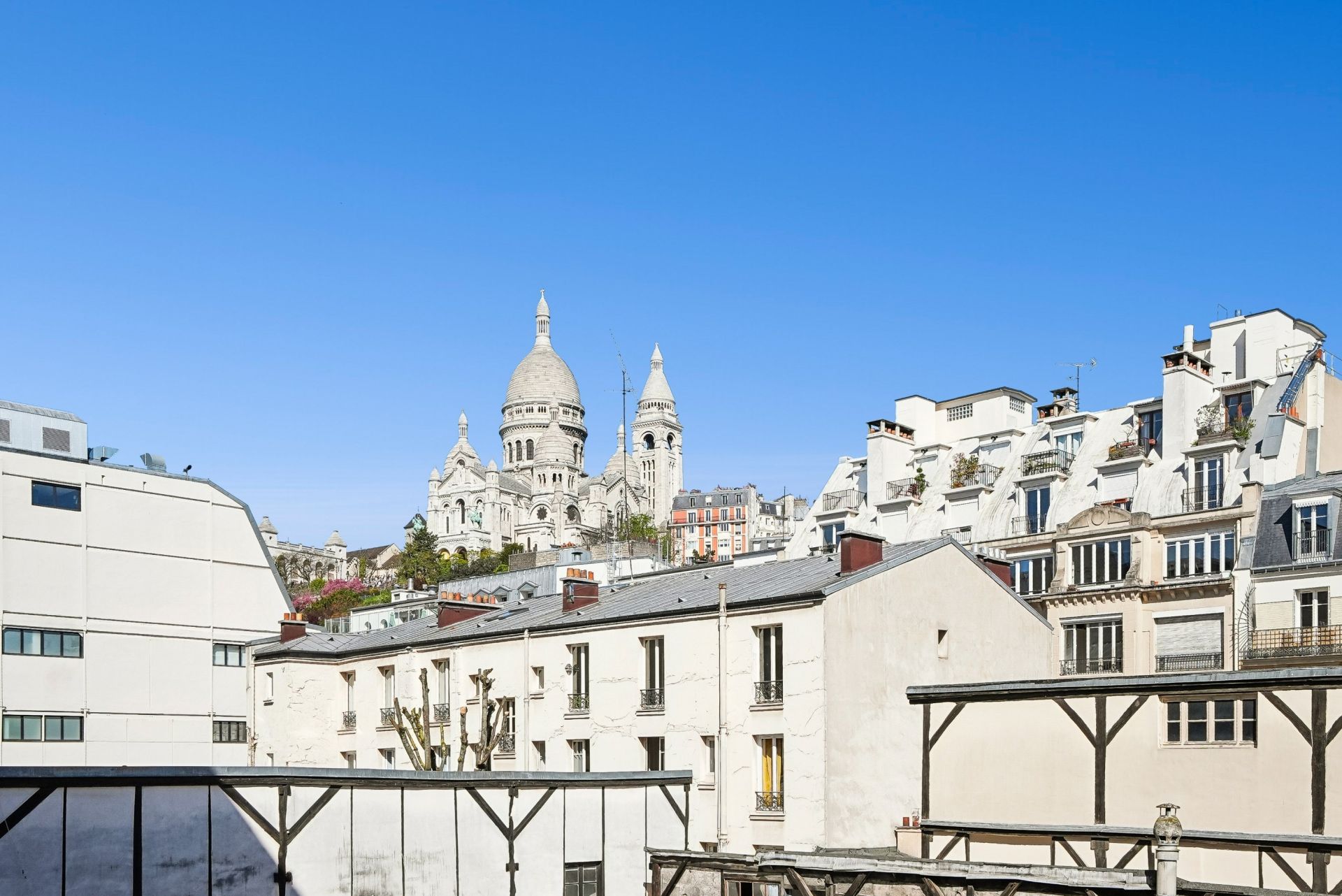 apartment 2 Rooms for sale on PARIS (75018)