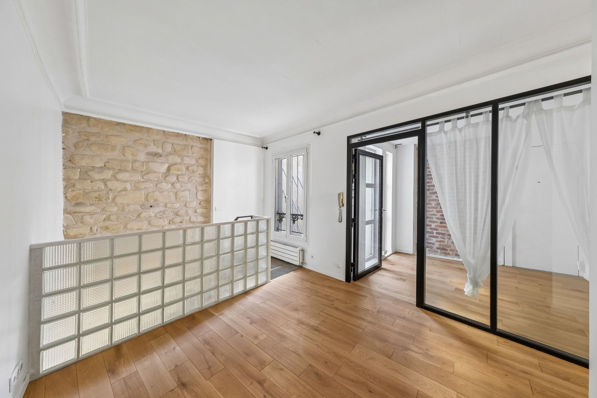 loft 6 Rooms for sale on PARIS (75018)