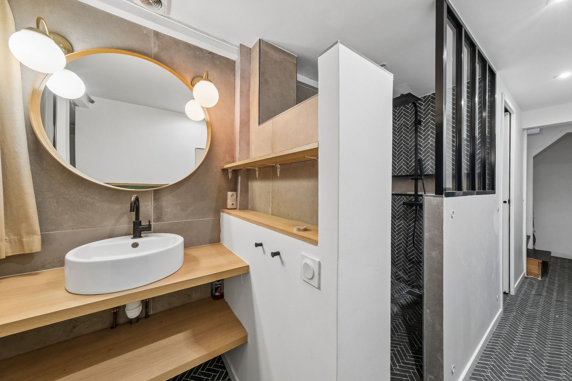 loft 6 Rooms for sale on PARIS (75018)